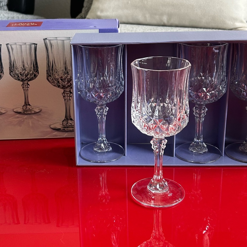 Crystal ware Vine - Cristal D’aroques Paris. 5 sets of 4 (total 20)